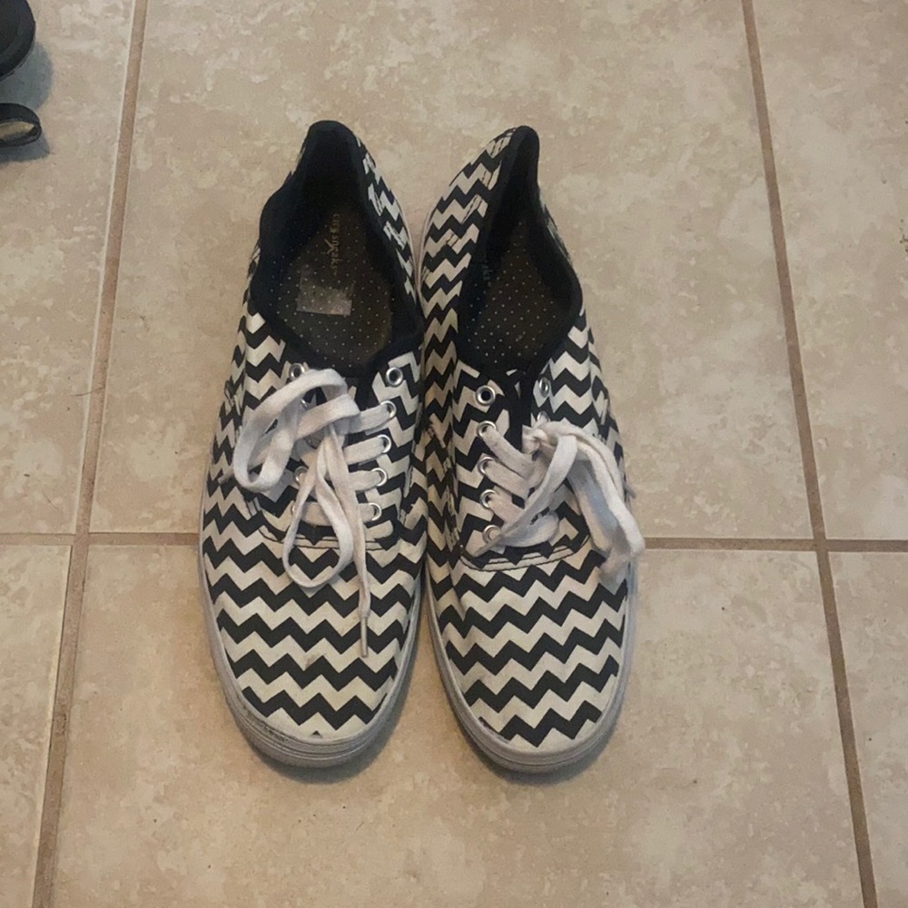 City Sneaks size 11 Black & White shoes